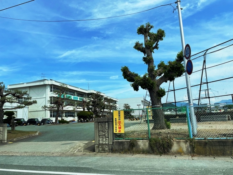 東根市立東根中部小学校