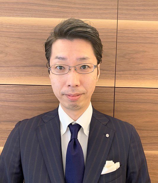 名取展示場店長の写真です。