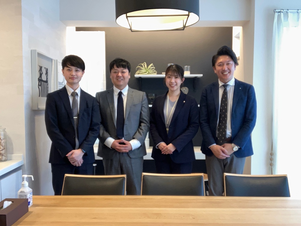 南福島展示場スタッフ写真です。